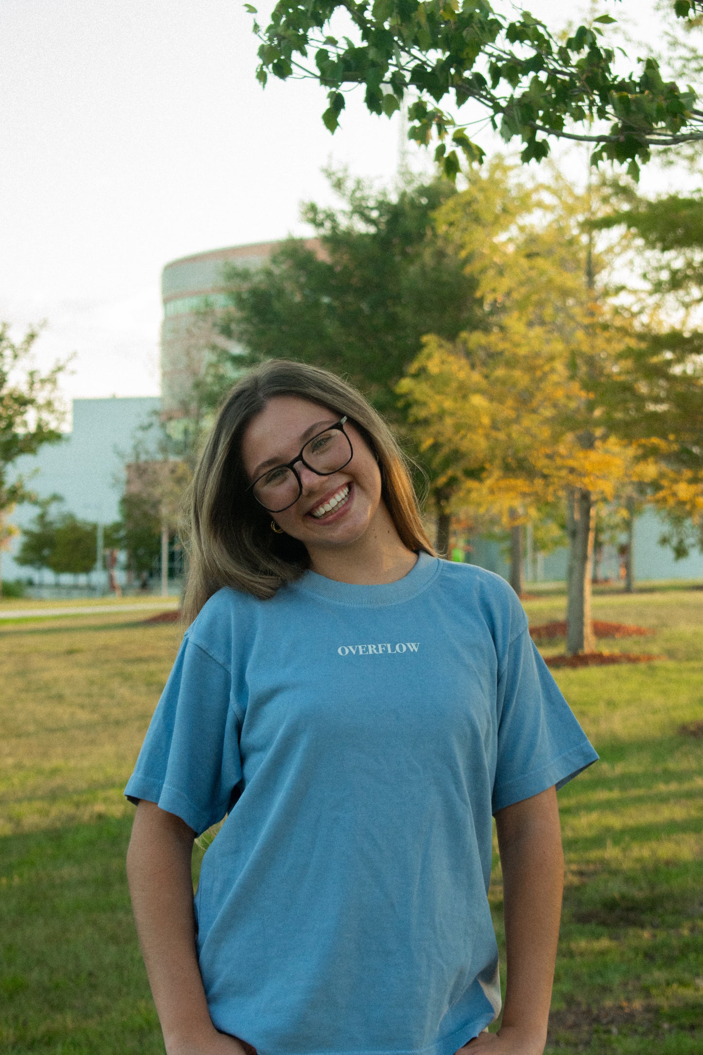 OVERFLOWING UNISEX TEE